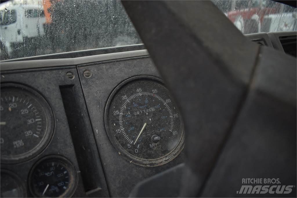 Ford CF8000 Żurawie samochodowe