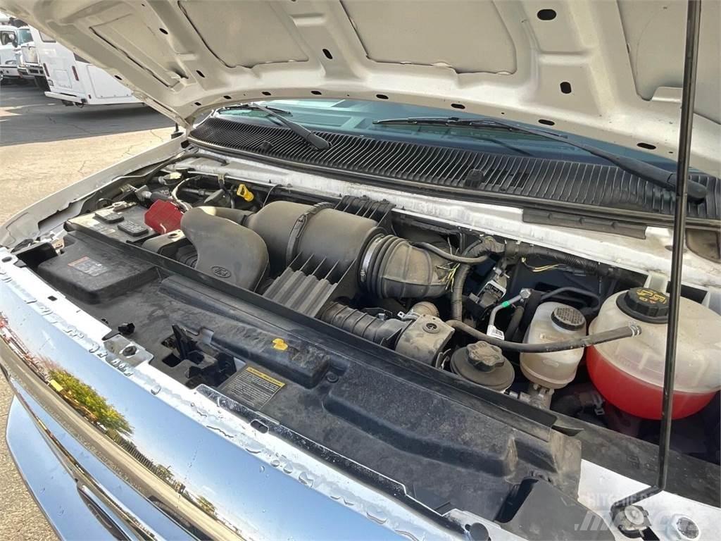 Ford E450 Pojazdy komunalne