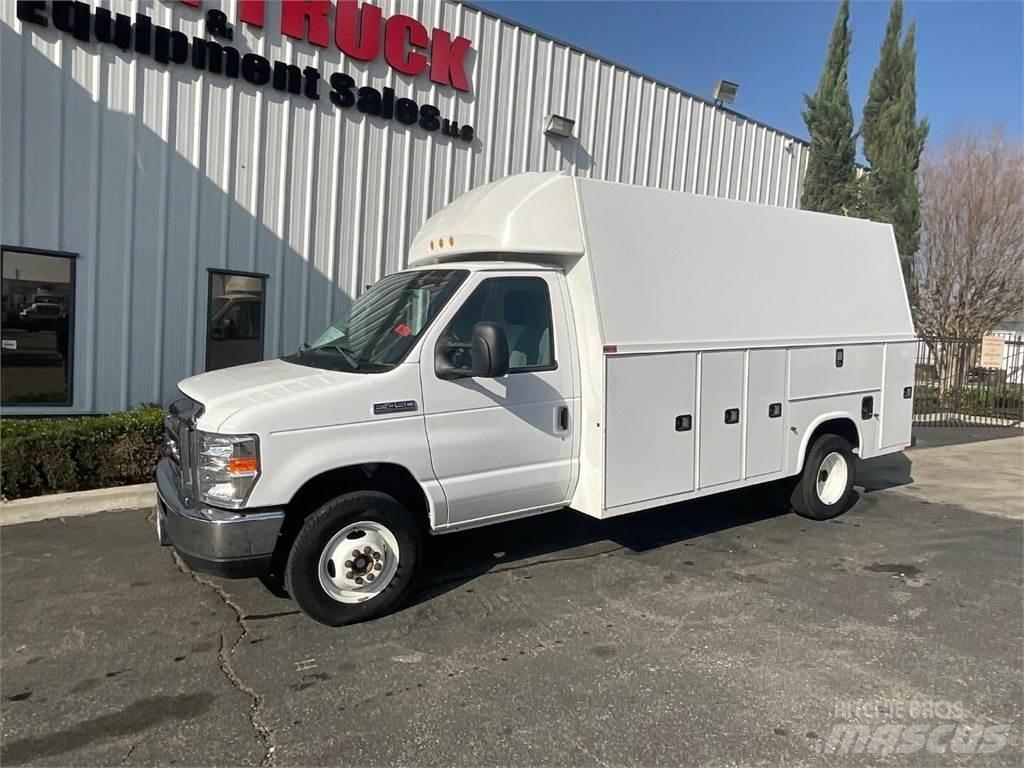 Ford E450 Pojazdy komunalne