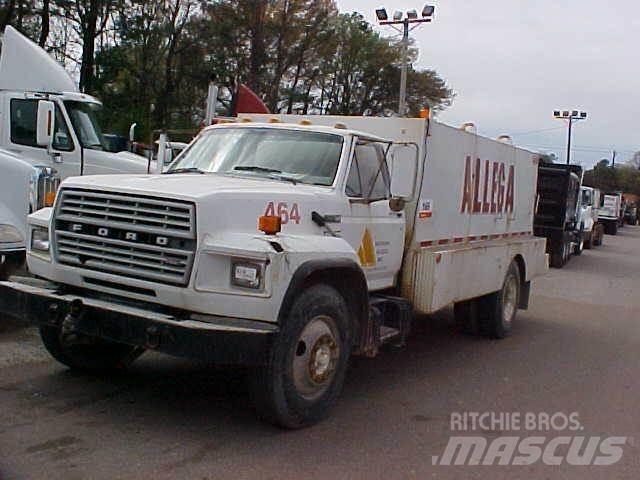 Ford F700 Cysterna