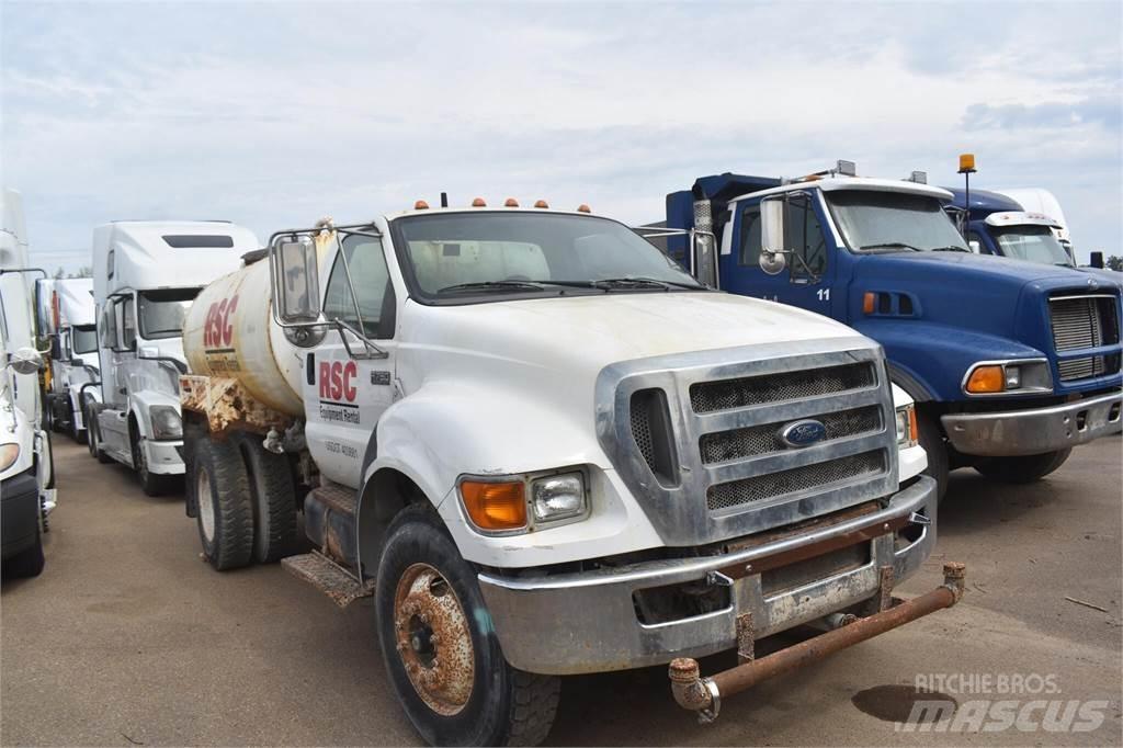 Ford F750 Cysterna