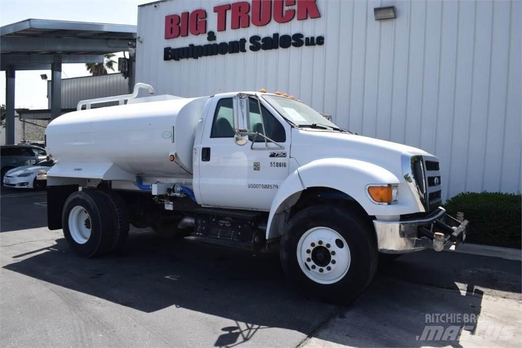 Ford F750 Cysterna