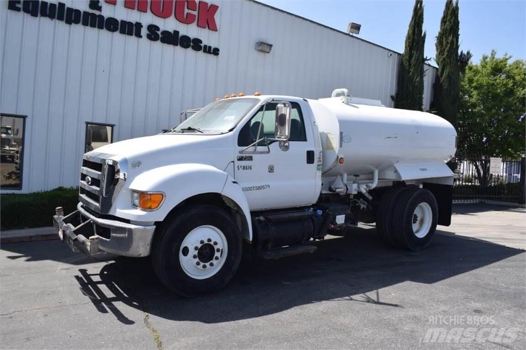 Ford F750 Cysterna