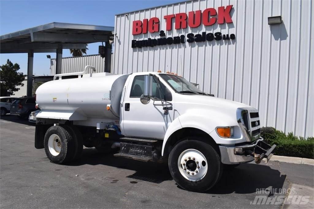 Ford F750 Cysterna