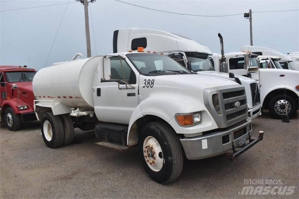 Ford F750 Cysterna