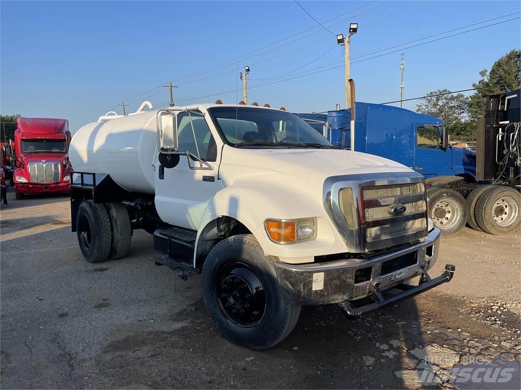 Ford F750 Cysterna