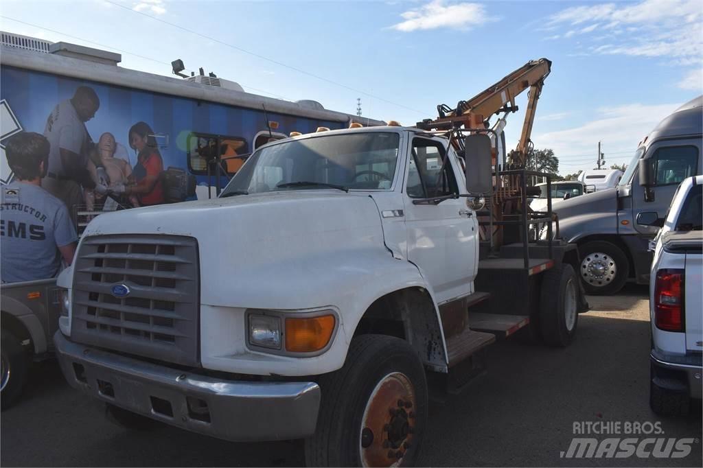 Ford F800 Żurawie samochodowe