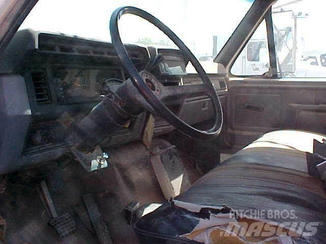 Ford F800 Pojazdy komunalne