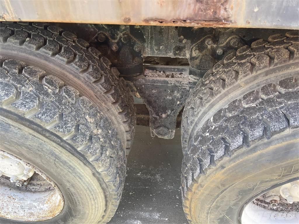 Ford L8000 Wywrotki