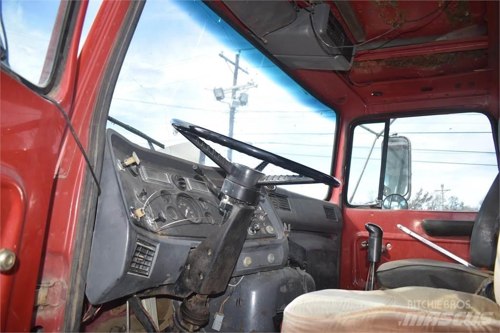 Ford L8000 Wywrotki