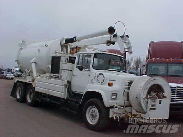Ford L8000 Cysterna