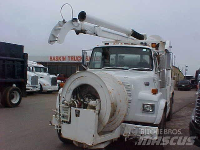 Ford L8000 Cysterna