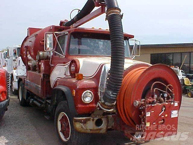 Ford L8000 Cysterna