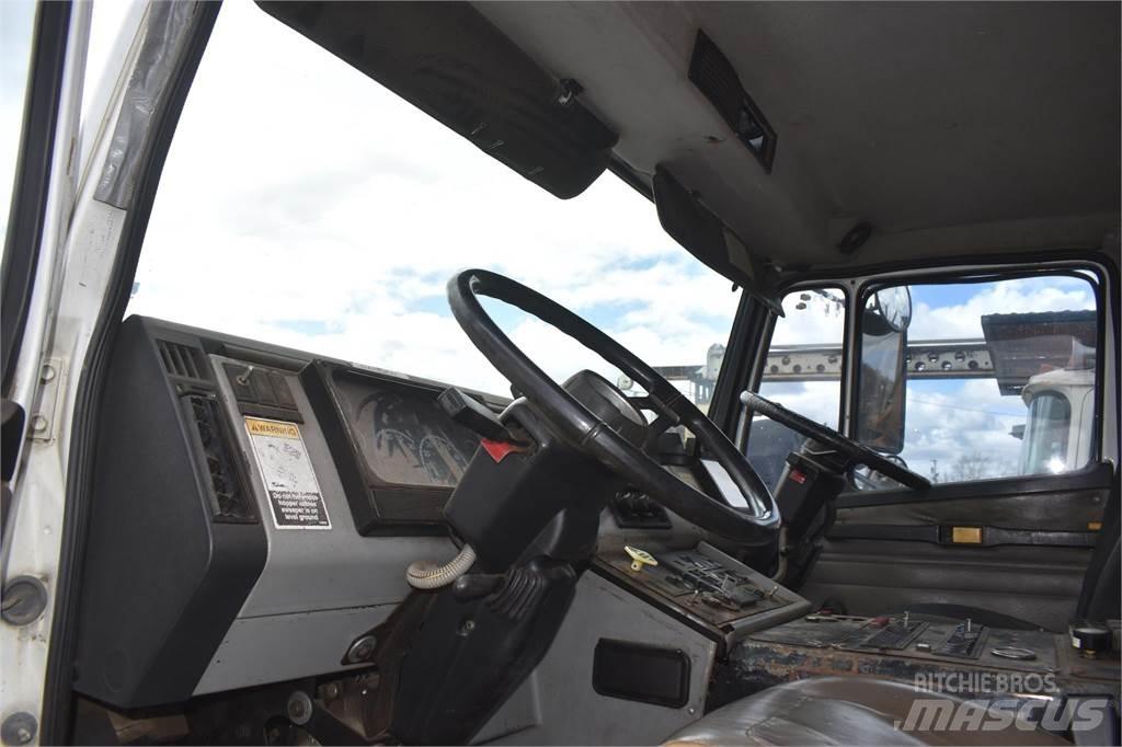 Freightliner FL70 Zamiatarki