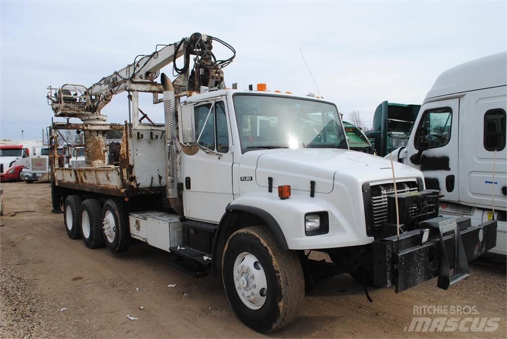 Freightliner FL80 Żurawie samochodowe