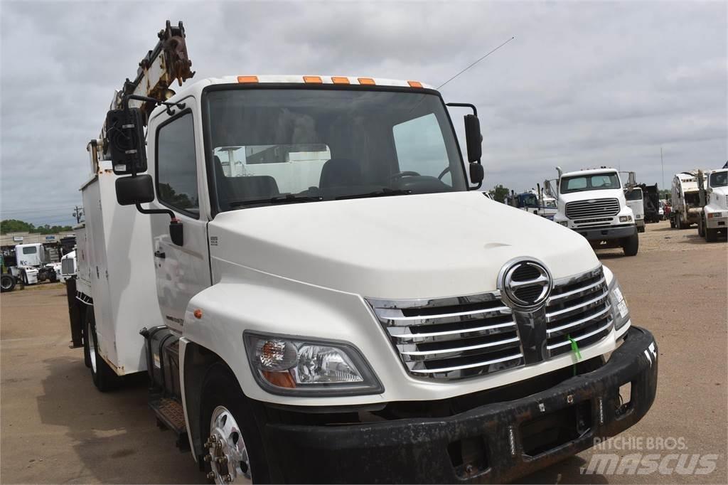 Hino 338 Pojazdy komunalne