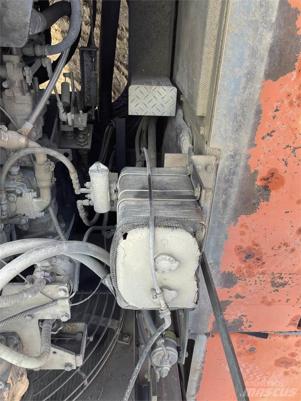 Hitachi EX700 Koparki gąsienicowe