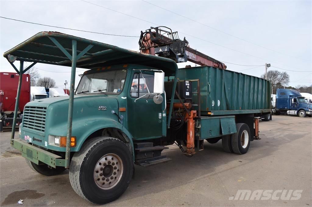 International 4700 Żurawie samochodowe