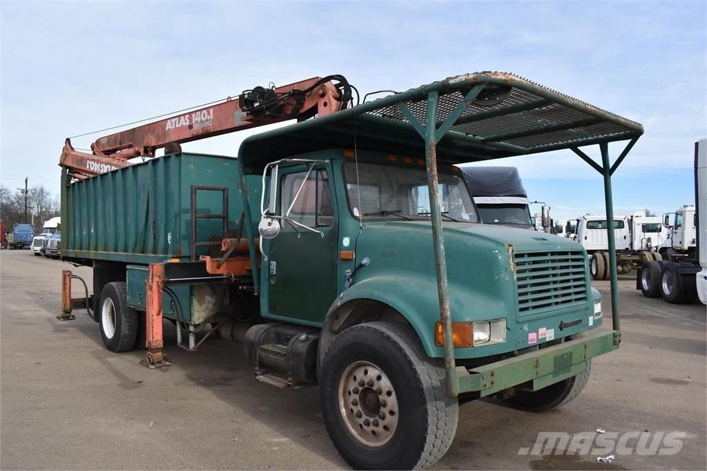 International 4700 Żurawie samochodowe