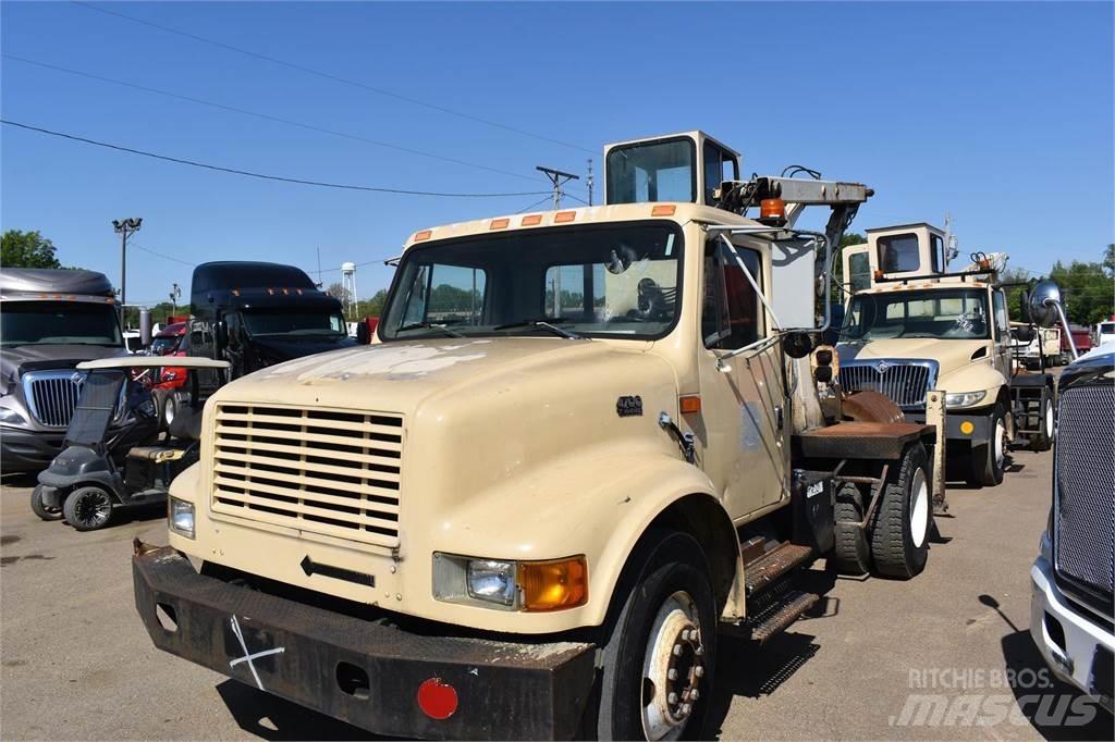 International 4700 Żurawie samochodowe