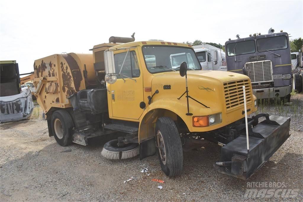 International 4700 Zamiatarki