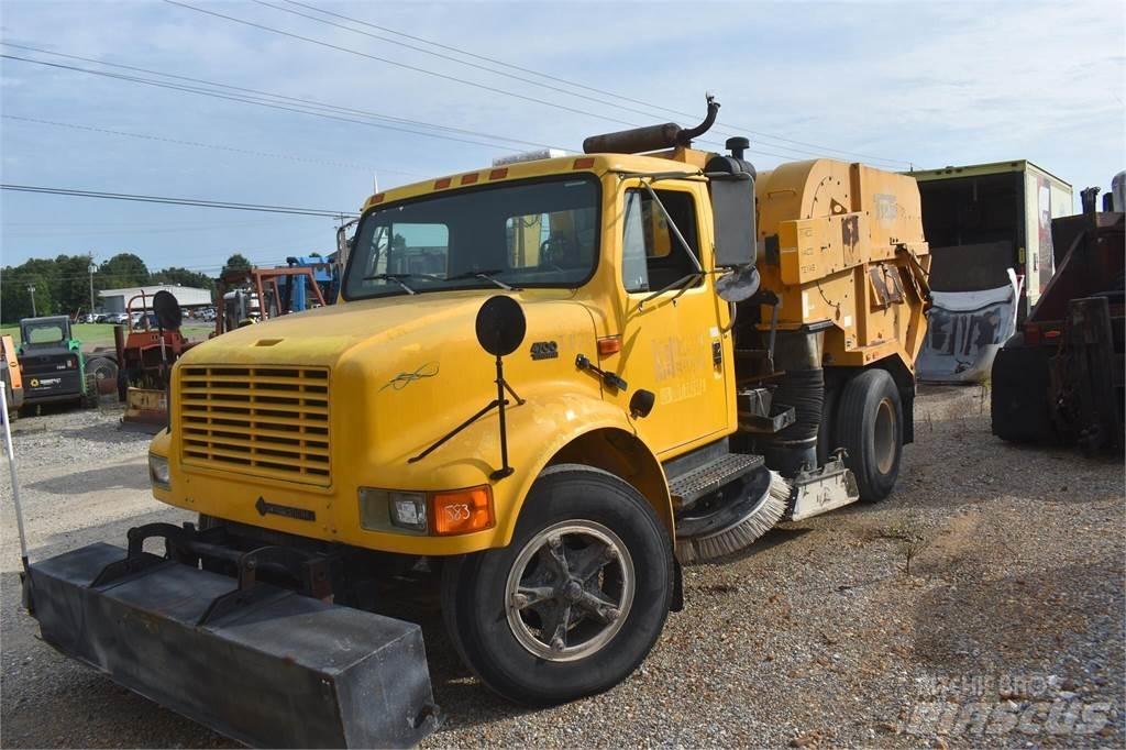 International 4700 Zamiatarki