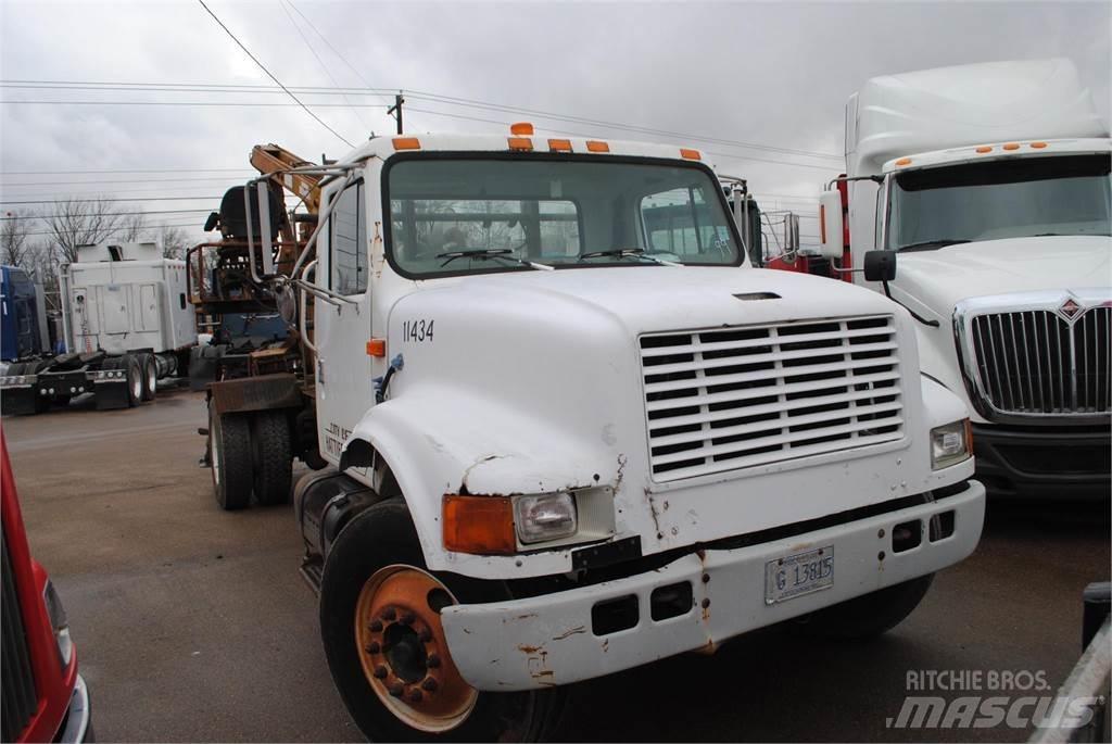 International 4700 Żurawie samochodowe