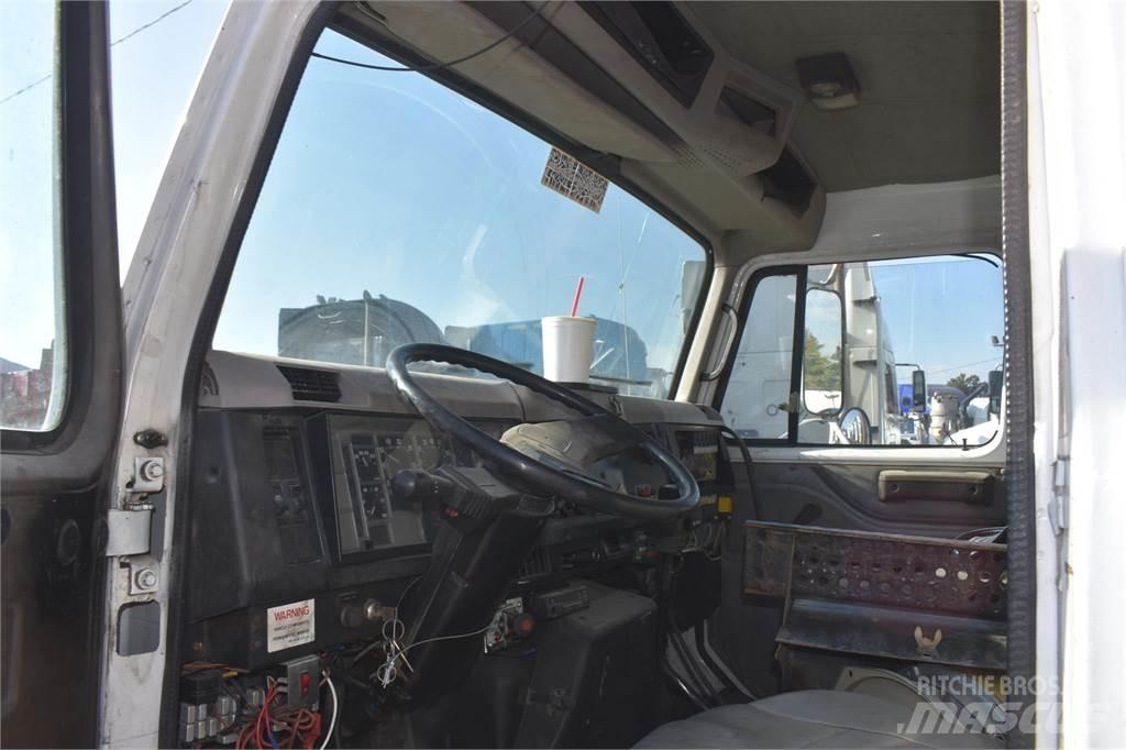 International 4900 Żurawie samochodowe