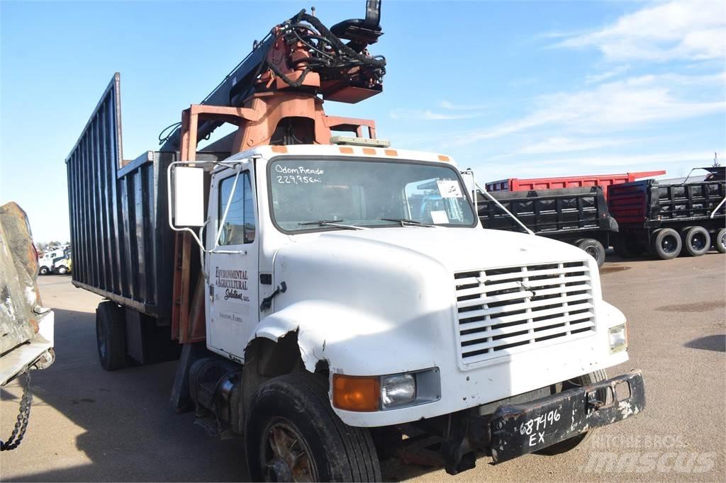 International 4900 Żurawie samochodowe