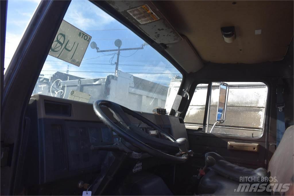 International 4900 Żurawie samochodowe