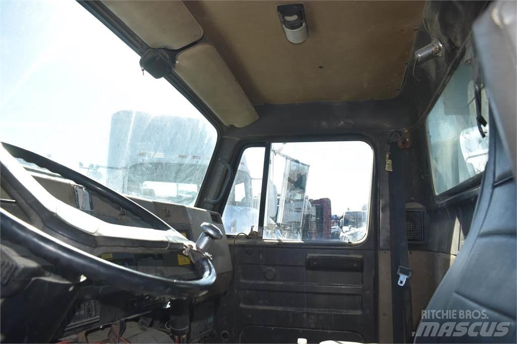 International 4900 Wywrotki