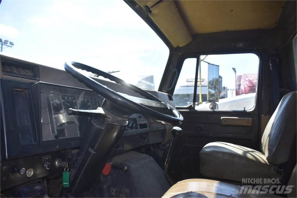 International 4900 Wywrotki