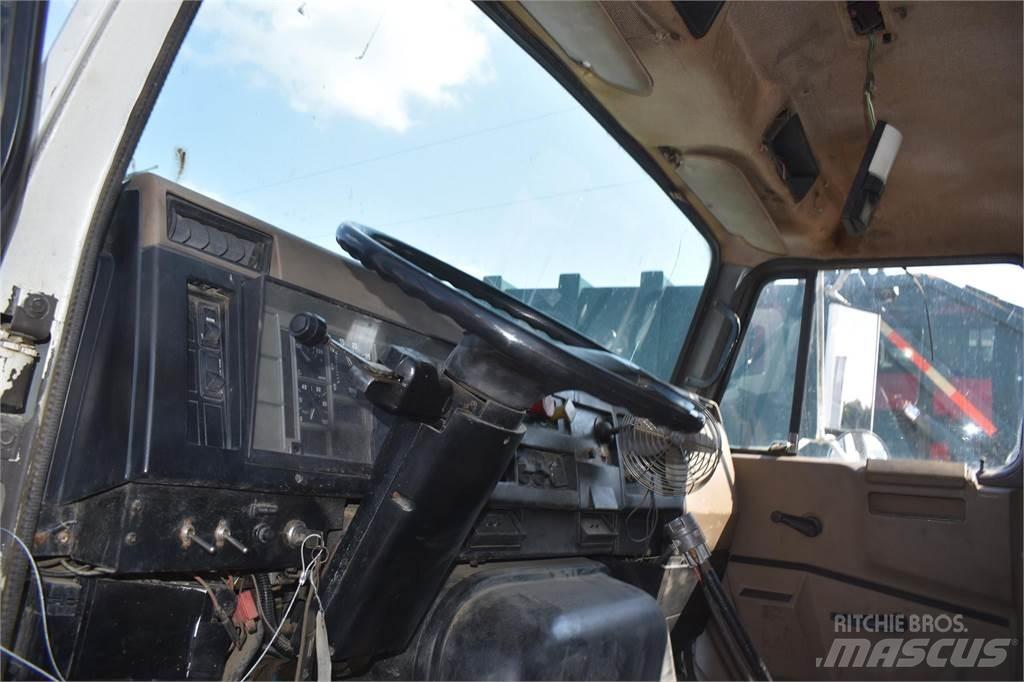International 8200 Cysterna