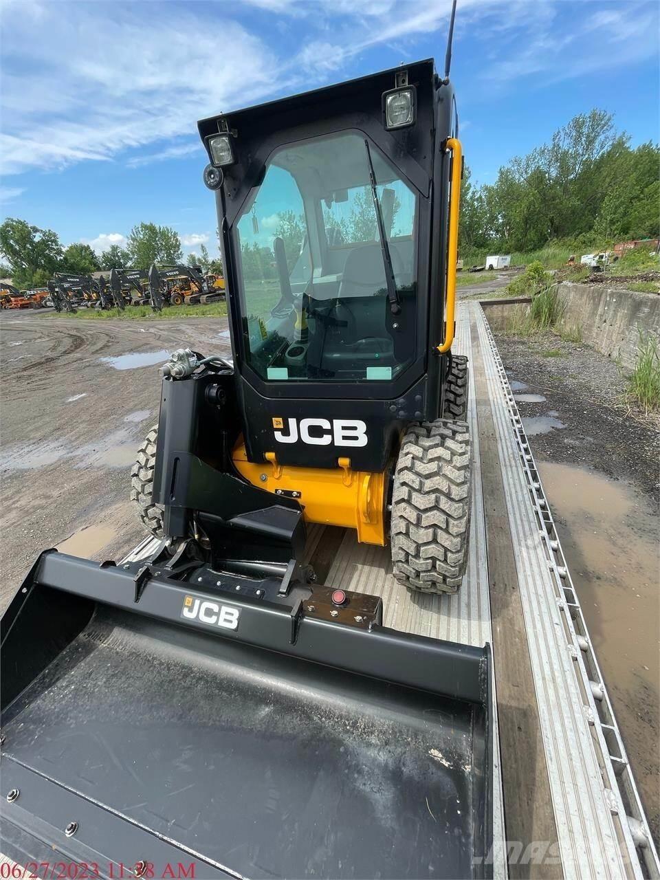 JCB 300 Ładowarki burtowe