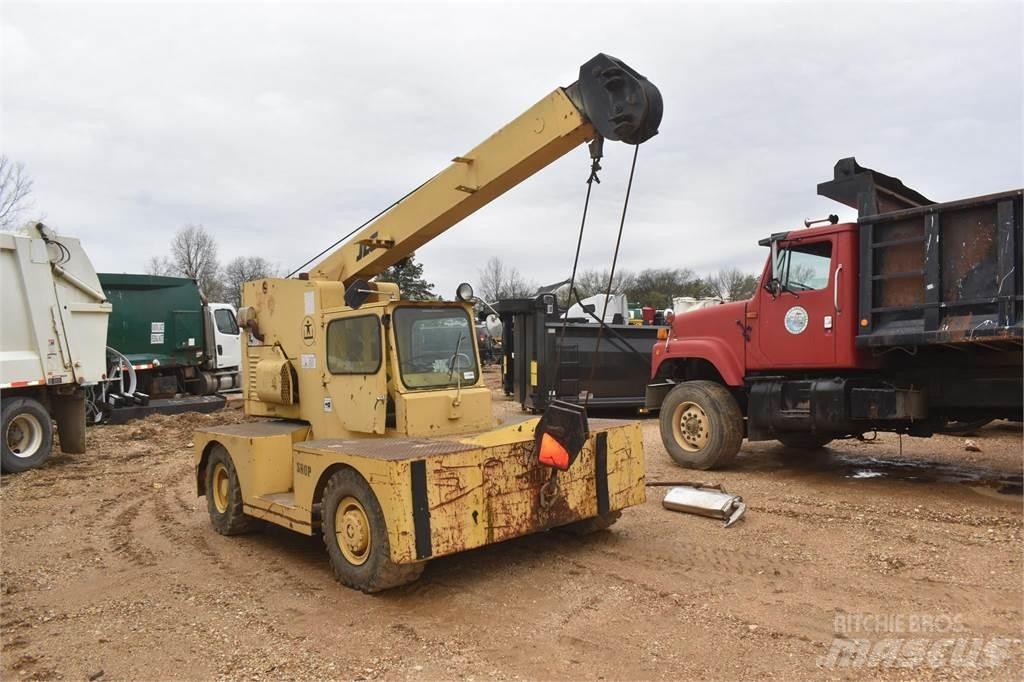 JLG 886 Żurawie terenowe