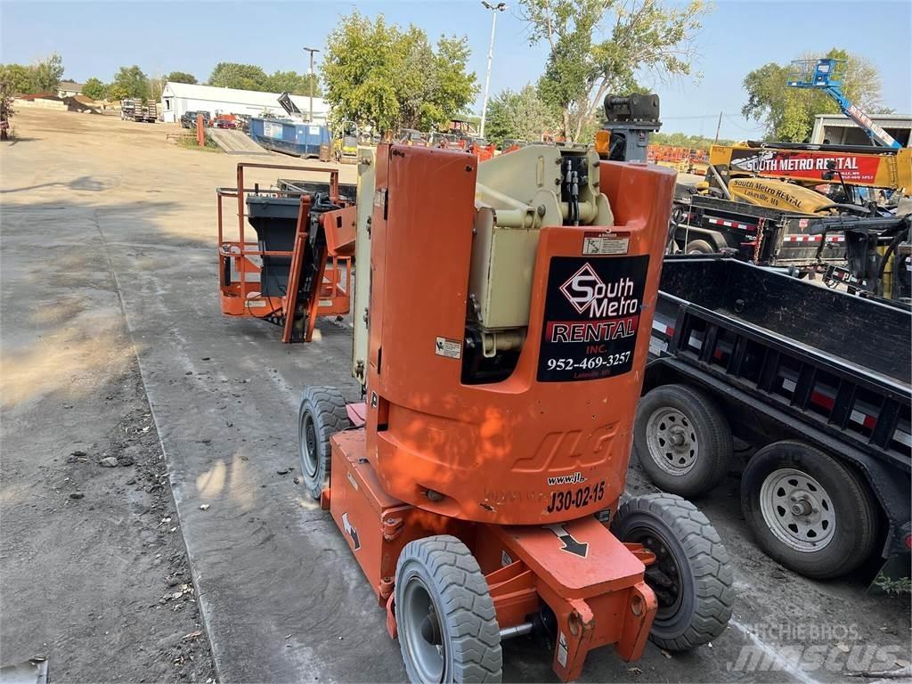 JLG E300AJP Podnośniki przegubowe