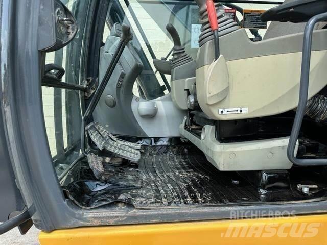 John Deere 210G LC Koparki gąsienicowe