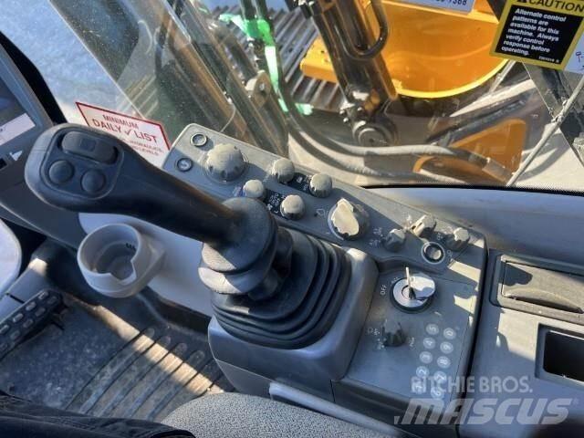 John Deere 210G LC Koparki gąsienicowe