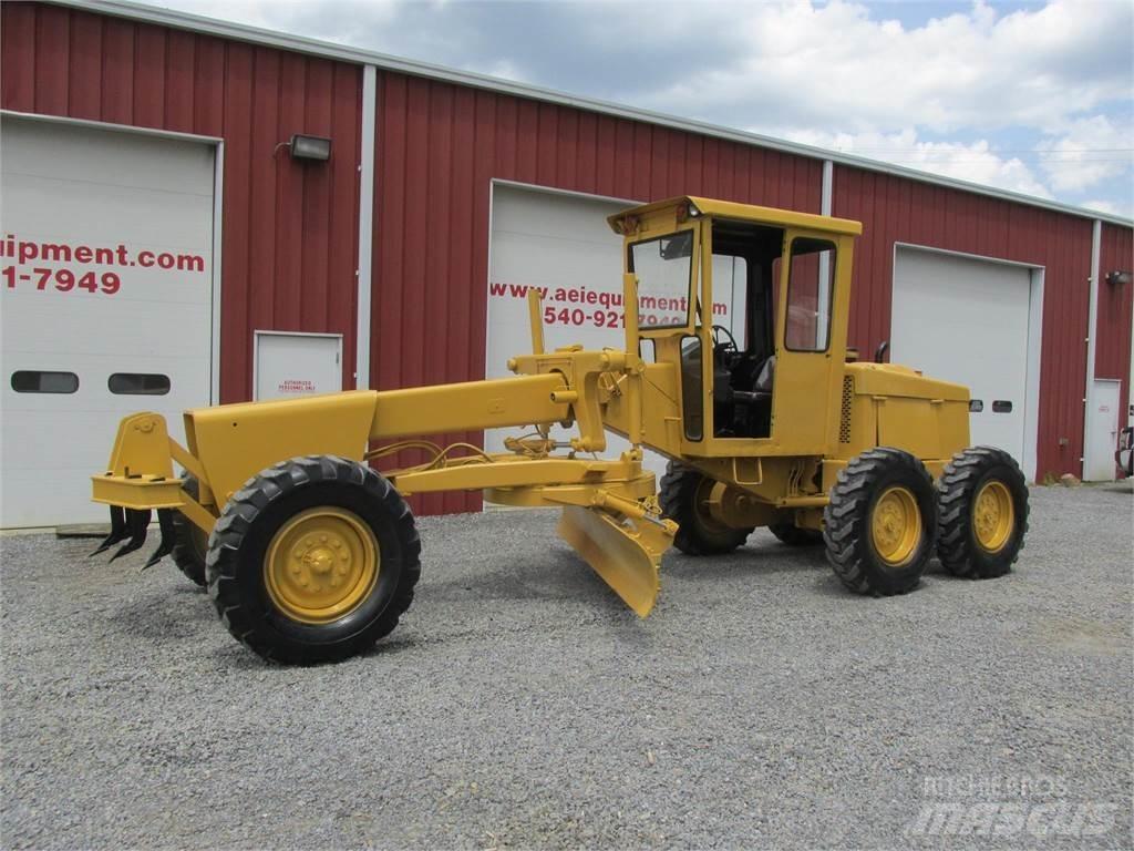 John Deere 570 Równiarki