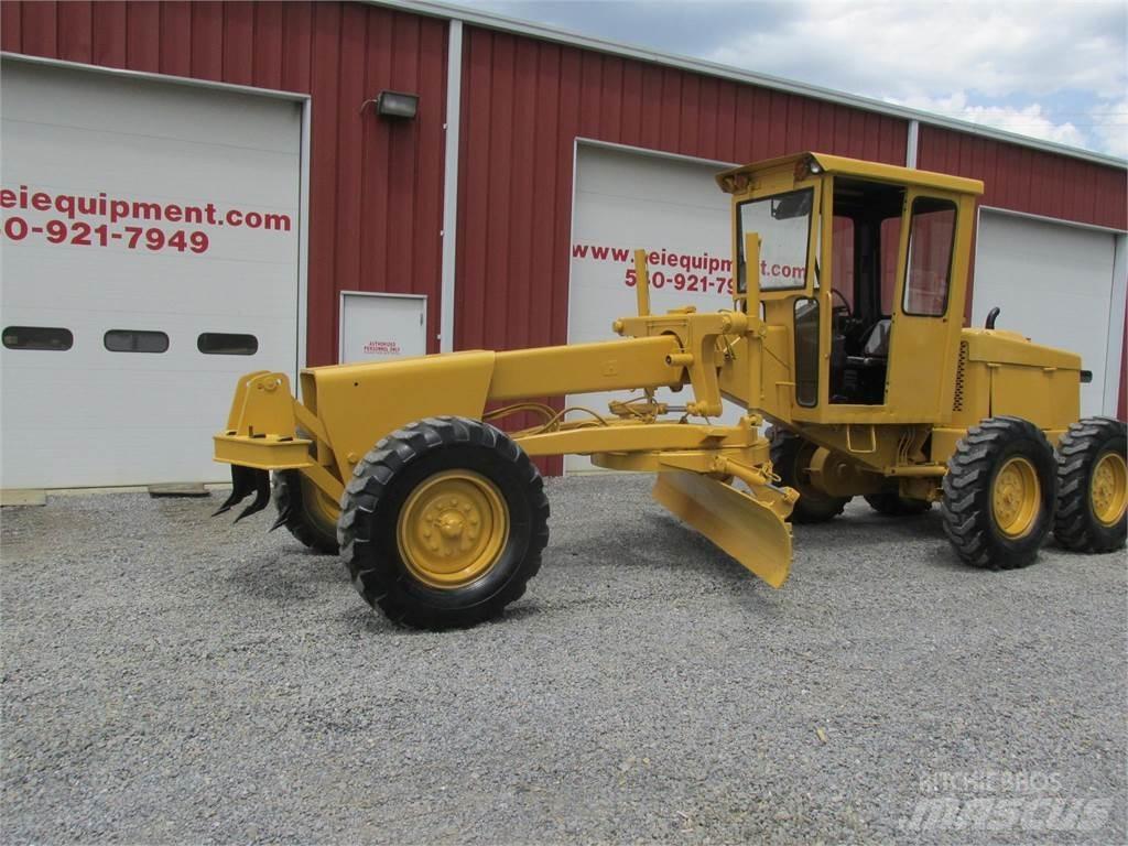 John Deere 570 Równiarki