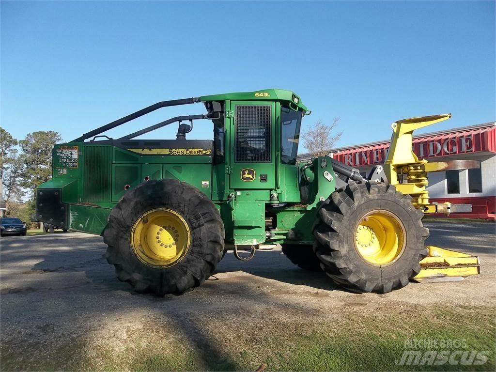John Deere 643L Harwestery gąsienicowe