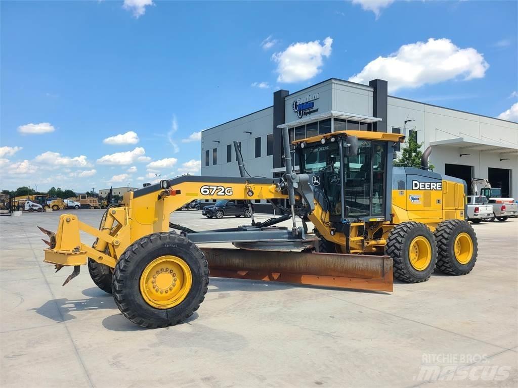 John Deere 672G Równiarki