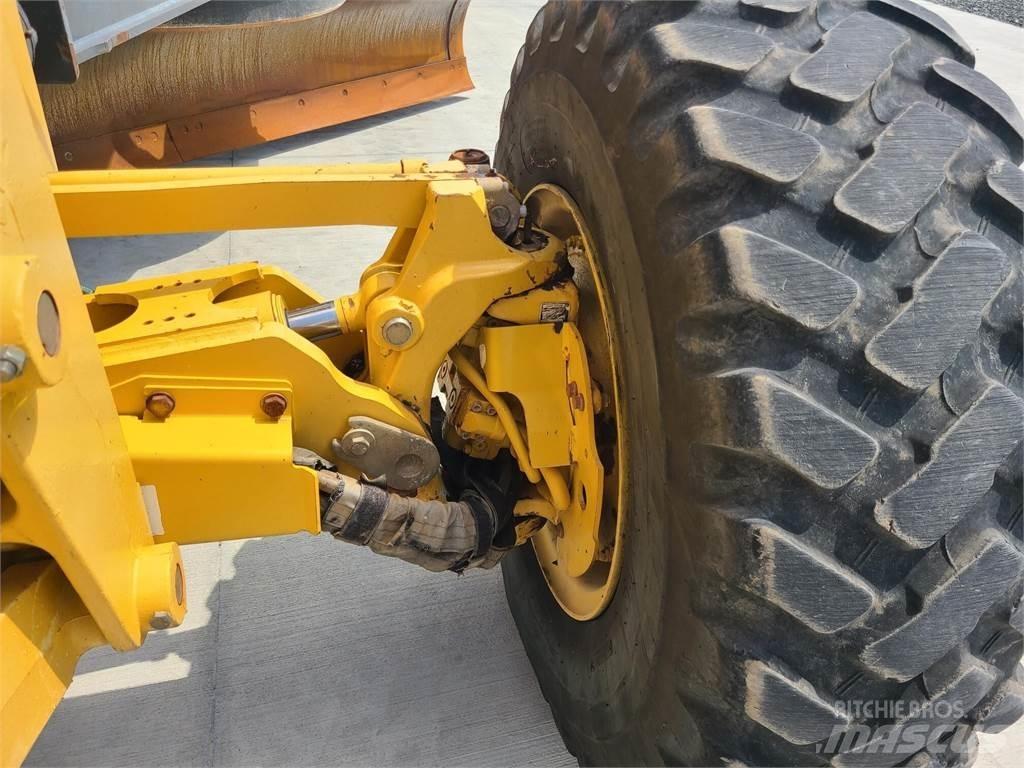 John Deere 672G Równiarki
