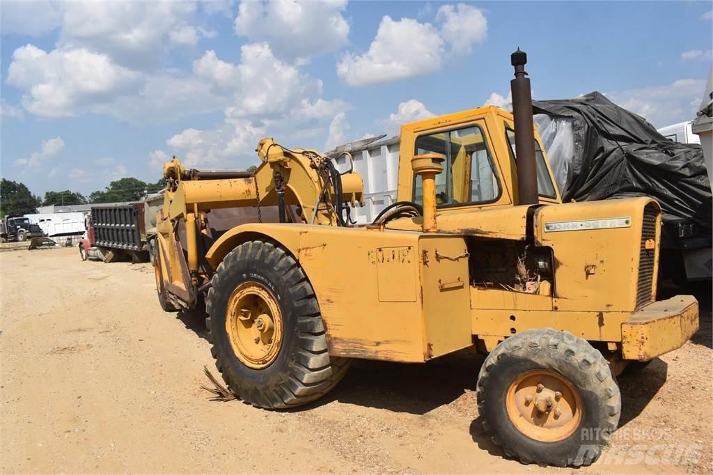 John Deere 760A Skrobaki