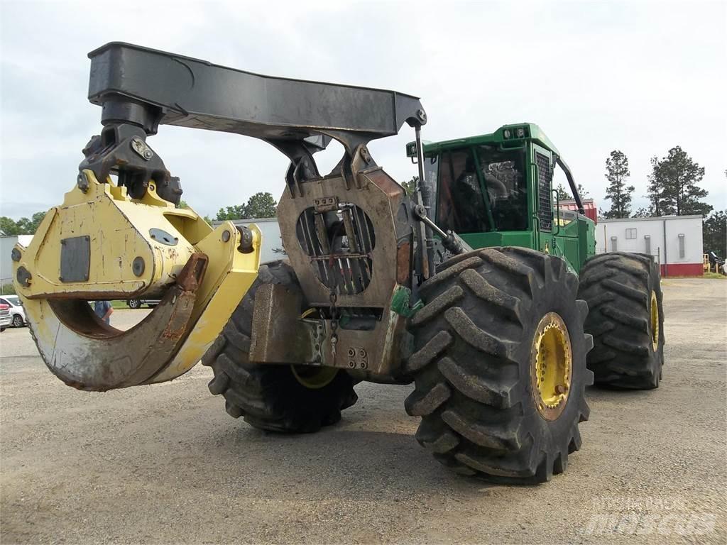 John Deere 848L Skidery