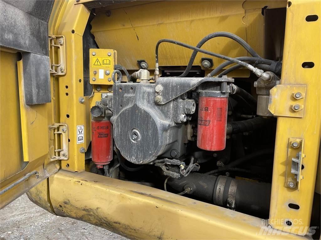 Komatsu PC210 LC-8 Koparki gąsienicowe