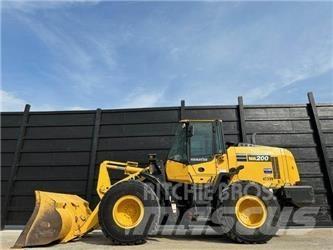 Komatsu WA200-8 Ładowarki kołowe
