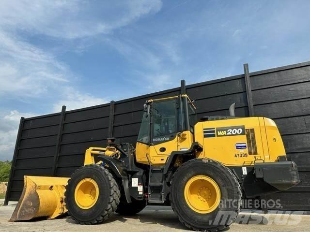 Komatsu WA200-8 Ładowarki kołowe