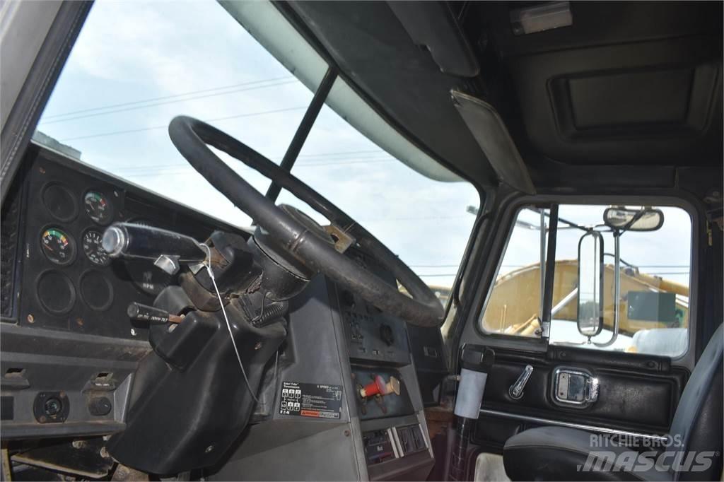 Mack CH613 Cysterna