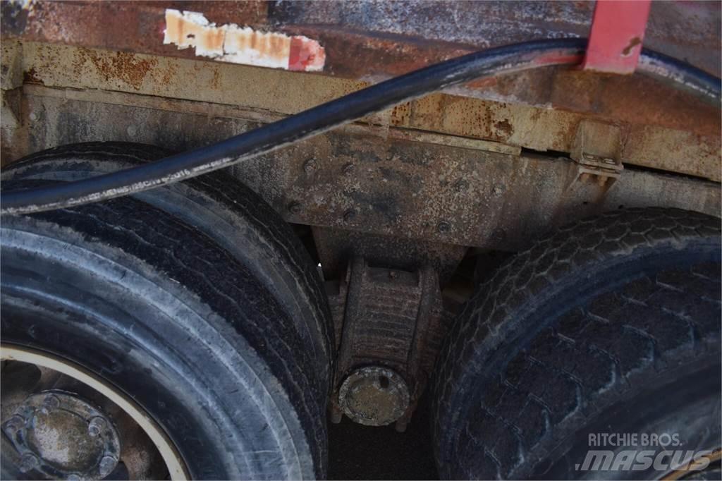 Mack DM685S Cysterna